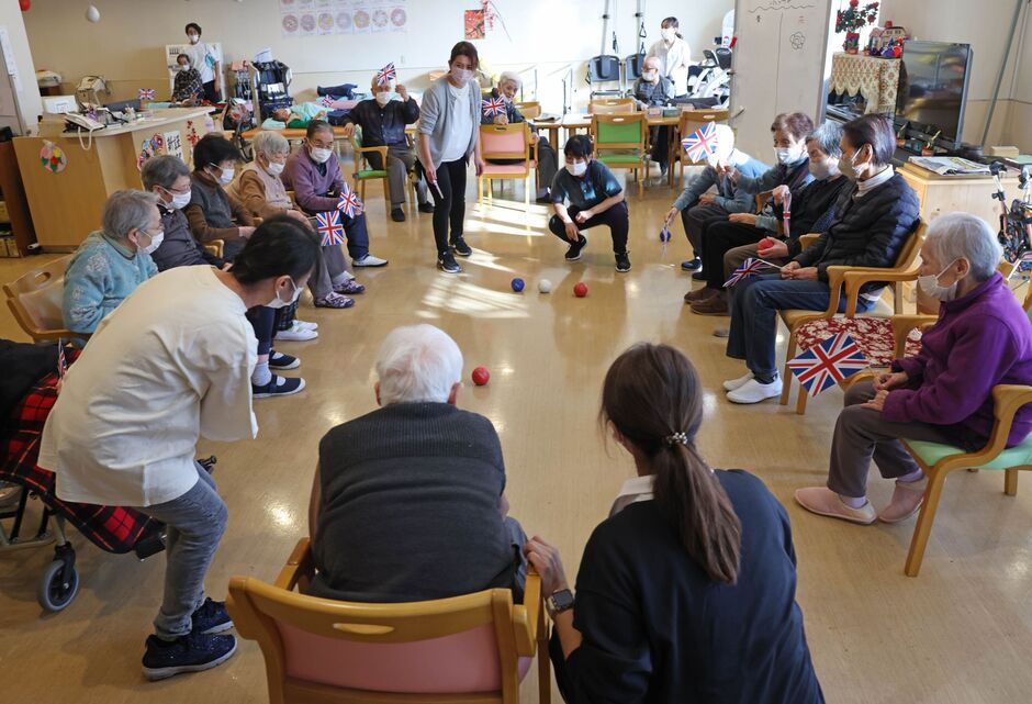 A game of bowls was being played at Michiai nursing home 